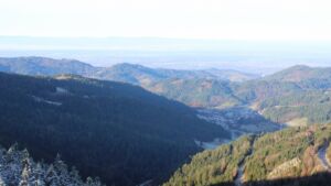 Dieses Bild zeigt eine Webcam-Aufnahme vom Achertal, aufgenommen am Montag, den 01.12.2025 um 09:50 Uhr. Die Temperatur betrug 3.2°C.