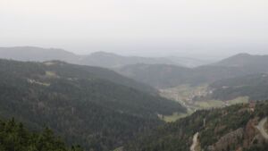 Dieses Bild zeigt eine Webcam-Aufnahme vom Achertal, aufgenommen am Freitag, den 14.11.2025 um 13:30 Uhr. Die Temperatur betrug 16.8°C.