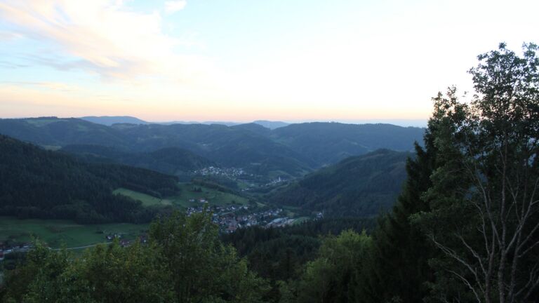 Dieses Bild zeigt eine Webcam-Aufnahme vom Achertal, aufgenommen am Mittwoch, den 23.09.2026 um 19:20 Uhr. Die Temperatur betrug 17.8°C.