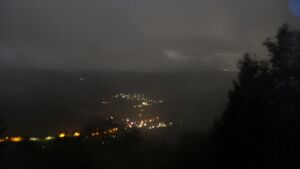 Dieses Bild zeigt eine Webcam-Aufnahme vom Achertal, aufgenommen am Montag, den 31.08.2026 um 05:10 Uhr. Die Temperatur betrug 14.3°C.