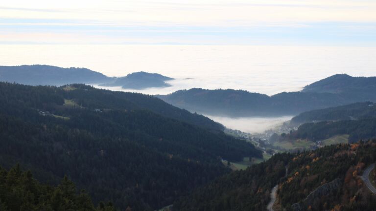 Dieses Bild zeigt eine Webcam-Aufnahme vom Achertal, aufgenommen am Montag, den 10.11.2025 um 16:10 Uhr. Die Temperatur betrug 7.8°C.