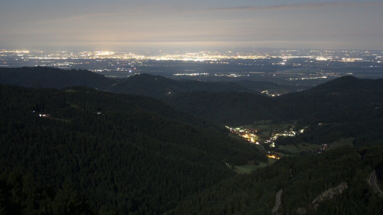 Dieses Bild zeigt eine Webcam-Aufnahme vom Achertal, aufgenommen am Dienstag, den 09.09.2025 um 22:30 Uhr. Die Temperatur betrug 11.3°C.
