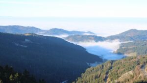 Dieses Bild zeigt eine Webcam-Aufnahme vom Achertal, aufgenommen am Sonntag, den 28.12.2025 um 10:20 Uhr. Die Temperatur betrug 0°C.