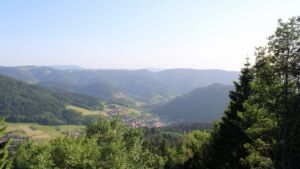 Dieses Bild zeigt eine Webcam-Aufnahme vom Achertal, aufgenommen am Mittwoch, den 27.05.2026 um 19:00 Uhr. Die Temperatur betrug 29.7°C.