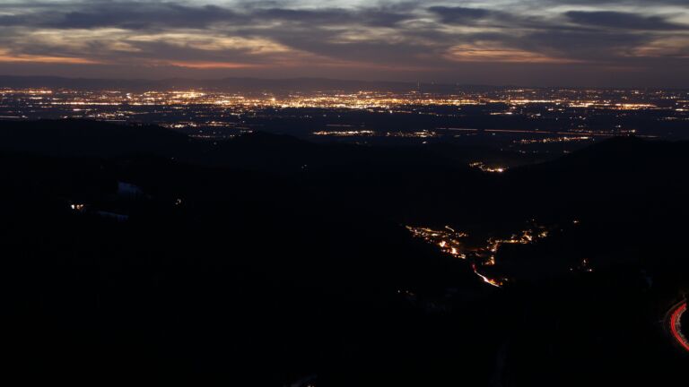 Dieses Bild zeigt eine Webcam-Aufnahme vom Achertal, aufgenommen am Donnerstag, den 15.01.2026 um 18:00 Uhr. Die Temperatur betrug 5.9°C.