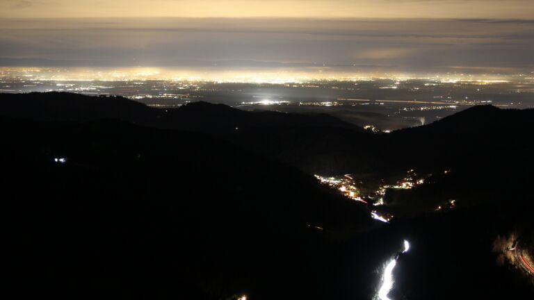 Dieses Bild zeigt eine Webcam-Aufnahme vom Achertal, aufgenommen am Mittwoch, den 03.12.2025 um 06:30 Uhr. Die Temperatur betrug 4.3°C.