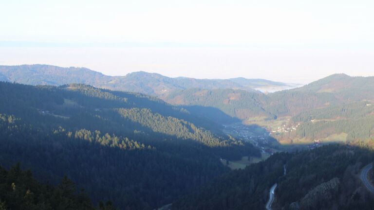 Dieses Bild zeigt eine Webcam-Aufnahme vom Achertal, aufgenommen am Donnerstag, den 26.02.2026 um 08:20 Uhr. Die Temperatur betrug 8.9°C.