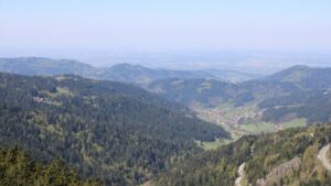 Dieses Bild zeigt eine Webcam-Aufnahme vom Achertal, aufgenommen am Mittwoch, den 22.04.2026 um 12:10 Uhr. Die Temperatur betrug 6.4°C.