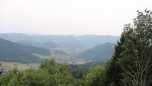 Dieses Bild zeigt eine Webcam-Aufnahme vom Achertal, aufgenommen am Donnerstag, den 30.07.2026 um 16:30 Uhr. Die Temperatur betrug 31.1°C.