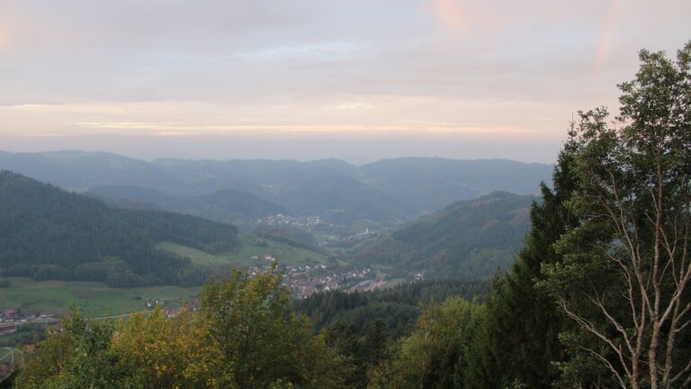 Dieses Bild zeigt eine Webcam-Aufnahme vom Achertal, aufgenommen am Dienstag, den 20.10.2026 um 08:00 Uhr. Die Temperatur betrug 7.1°C.