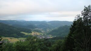 Dieses Bild zeigt eine Webcam-Aufnahme vom Achertal, aufgenommen am Montag, den 01.06.2026 um 06:00 Uhr. Die Temperatur betrug 11.9°C.