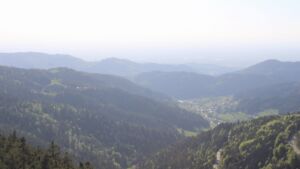 Dieses Bild zeigt eine Webcam-Aufnahme vom Achertal, aufgenommen am Mittwoch, den 29.04.2026 um 18:10 Uhr. Die Temperatur betrug 12°C.