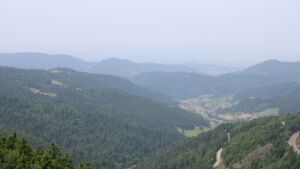 Dieses Bild zeigt eine Webcam-Aufnahme vom Achertal, aufgenommen am Samstag, den 14.06.2025 um 13:10 Uhr. Die Temperatur betrug 24.6°C.