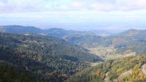 Dieses Bild zeigt eine Webcam-Aufnahme vom Achertal, aufgenommen am Mittwoch, den 15.10.2025 um 11:20 Uhr. Die Temperatur betrug 6.5°C.