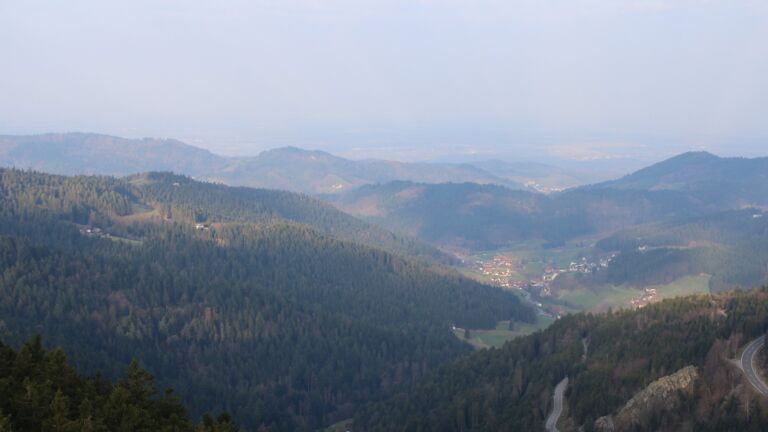 Dieses Bild zeigt eine Webcam-Aufnahme vom Achertal, aufgenommen am Samstag, den 21.03.2026 um 07:50 Uhr. Die Temperatur betrug 4.7°C.