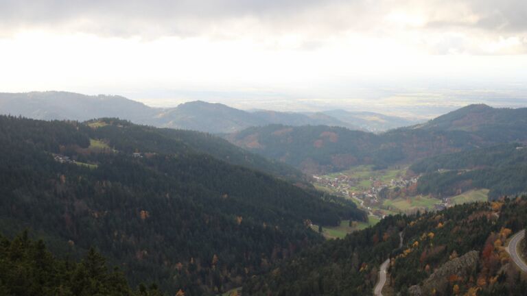 Dieses Bild zeigt eine Webcam-Aufnahme vom Achertal, aufgenommen am Montag, den 03.11.2025 um 15:40 Uhr. Die Temperatur betrug 5.4°C.