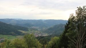 Dieses Bild zeigt eine Webcam-Aufnahme vom Achertal, aufgenommen am Mittwoch, den 07.10.2026 um 17:10 Uhr. Die Temperatur betrug 20.4°C.