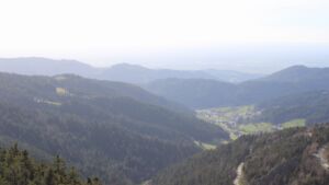 Dieses Bild zeigt eine Webcam-Aufnahme vom Achertal, aufgenommen am Montag, den 06.04.2026 um 17:40 Uhr. Die Temperatur betrug 11.7°C.