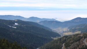 Dieses Bild zeigt eine Webcam-Aufnahme vom Achertal, aufgenommen am Freitag, den 23.01.2026 um 13:50 Uhr. Die Temperatur betrug 7.4°C.