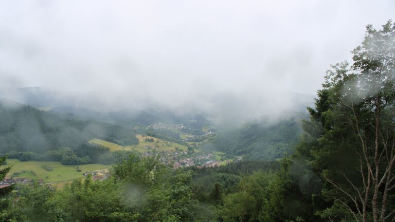 Dieses Bild zeigt eine Webcam-Aufnahme vom Achertal, aufgenommen am Mittwoch, den 10.06.2026 um 16:10 Uhr. Die Temperatur betrug 8.8°C.