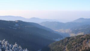 Dieses Bild zeigt eine Webcam-Aufnahme vom Achertal, aufgenommen am Freitag, den 26.12.2025 um 14:00 Uhr. Die Temperatur betrug 0.2°C.