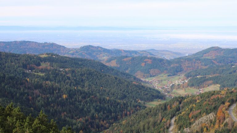 Dieses Bild zeigt eine Webcam-Aufnahme vom Achertal, aufgenommen am Freitag, den 31.10.2025 um 10:20 Uhr. Die Temperatur betrug 10.4°C.