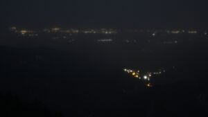 Dieses Bild zeigt eine Webcam-Aufnahme vom Achertal, aufgenommen am Samstag, den 04.04.2026 um 02:00 Uhr. Die Temperatur betrug 3.2°C.