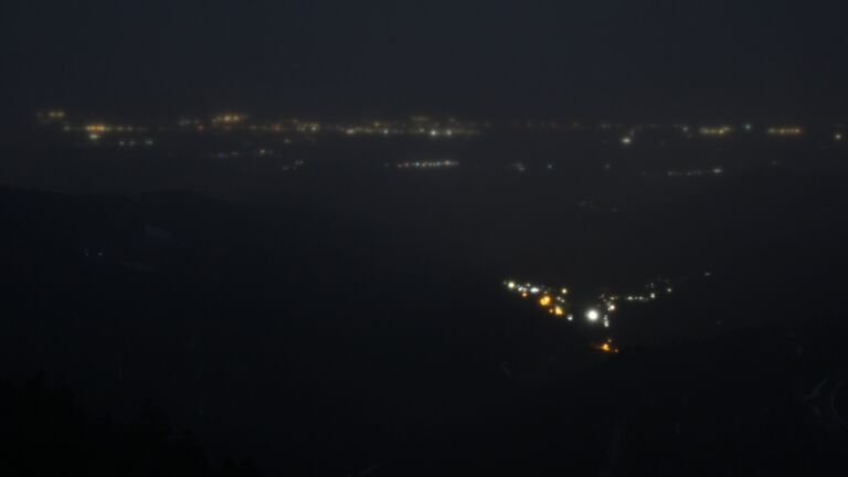 Dieses Bild zeigt eine Webcam-Aufnahme vom Achertal, aufgenommen am Samstag, den 04.04.2026 um 02:00 Uhr. Die Temperatur betrug 3.2°C.