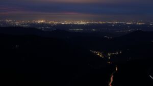 Dieses Bild zeigt eine Webcam-Aufnahme vom Achertal, aufgenommen am Freitag, den 10.04.2026 um 21:00 Uhr. Die Temperatur betrug 5.1°C.