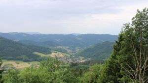 Dieses Bild zeigt eine Webcam-Aufnahme vom Achertal, aufgenommen am Sonntag, den 31.05.2026 um 12:10 Uhr. Die Temperatur betrug 21.4°C.