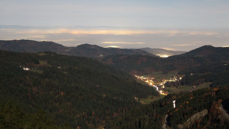 Dieses Bild zeigt eine Webcam-Aufnahme vom Achertal, aufgenommen am Donnerstag, den 06.11.2025 um 20:30 Uhr. Die Temperatur betrug 8.8°C.