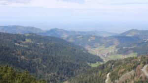 Dieses Bild zeigt eine Webcam-Aufnahme vom Achertal, aufgenommen am Donnerstag, den 16.04.2026 um 12:10 Uhr. Die Temperatur betrug 12.4°C.