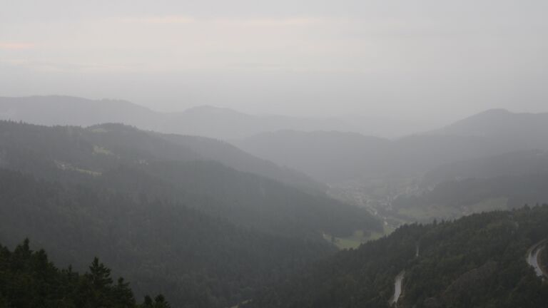 Dieses Bild zeigt eine Webcam-Aufnahme vom Achertal, aufgenommen am Donnerstag, den 04.09.2025 um 18:50 Uhr. Die Temperatur betrug 11.7°C.