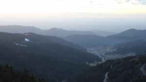 Dieses Bild zeigt eine Webcam-Aufnahme vom Achertal, aufgenommen am Samstag, den 07.02.2026 um 17:40 Uhr. Die Temperatur betrug 4.9°C.