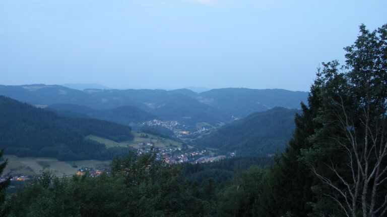 Dieses Bild zeigt eine Webcam-Aufnahme vom Achertal, aufgenommen am Freitag, den 31.07.2026 um 05:30 Uhr. Die Temperatur betrug 24.4°C.
