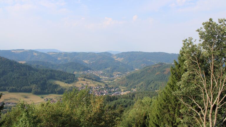 Dieses Bild zeigt eine Webcam-Aufnahme vom Achertal, aufgenommen am Sonntag, den 16.08.2026 um 09:40 Uhr. Die Temperatur betrug 28°C.