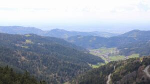 Dieses Bild zeigt eine Webcam-Aufnahme vom Achertal, aufgenommen am Donnerstag, den 16.04.2026 um 15:40 Uhr. Die Temperatur betrug 12.9°C.