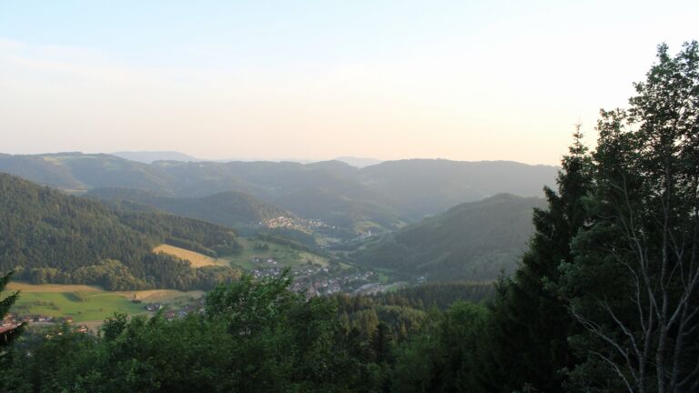 Dieses Bild zeigt eine Webcam-Aufnahme vom Achertal, aufgenommen am Donnerstag, den 25.06.2026 um 20:50 Uhr. Die Temperatur betrug 30.1°C.