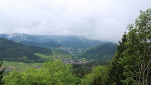 Dieses Bild zeigt eine Webcam-Aufnahme vom Achertal, aufgenommen am Freitag, den 15.05.2026 um 14:20 Uhr. Die Temperatur betrug 7.3°C.