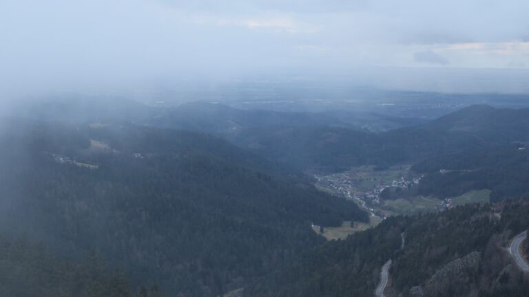 Dieses Bild zeigt eine Webcam-Aufnahme vom Achertal, aufgenommen am Montag, den 23.02.2026 um 17:50 Uhr. Die Temperatur betrug 4.2°C.