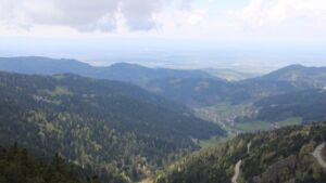 Dieses Bild zeigt eine Webcam-Aufnahme vom Achertal, aufgenommen am Sonntag, den 19.04.2026 um 14:20 Uhr. Die Temperatur betrug 7.5°C.