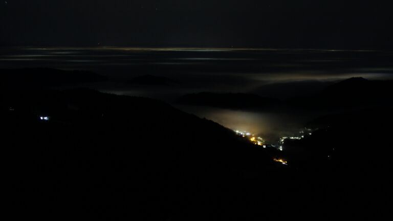 Dieses Bild zeigt eine Webcam-Aufnahme vom Achertal, aufgenommen am Dienstag, den 20.01.2026 um 03:20 Uhr. Die Temperatur betrug 9.1°C.