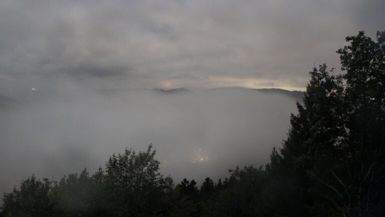 Dieses Bild zeigt eine Webcam-Aufnahme vom Achertal, aufgenommen am Freitag, den 02.10.2026 um 06:00 Uhr. Die Temperatur betrug 12.1°C.