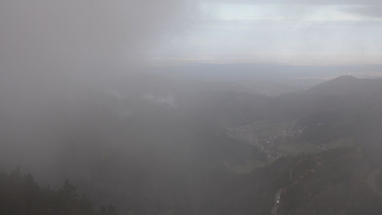 Dieses Bild zeigt eine Webcam-Aufnahme vom Achertal, aufgenommen am Montag, den 03.11.2025 um 08:20 Uhr. Die Temperatur betrug 2.8°C.