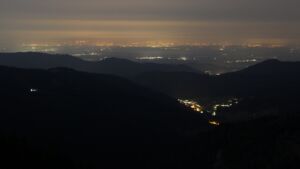 Dieses Bild zeigt eine Webcam-Aufnahme vom Achertal, aufgenommen am Sonntag, den 08.03.2026 um 05:40 Uhr. Die Temperatur betrug 9.6°C.