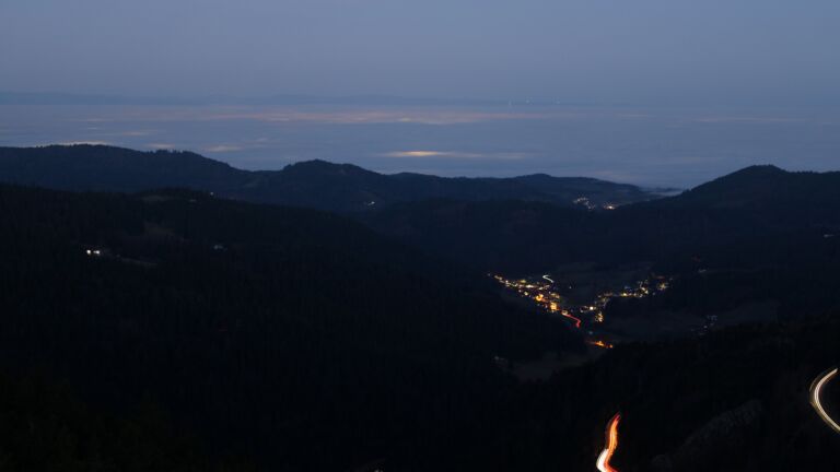 Dieses Bild zeigt eine Webcam-Aufnahme vom Achertal, aufgenommen am Donnerstag, den 26.02.2026 um 06:30 Uhr. Die Temperatur betrug 9.4°C.