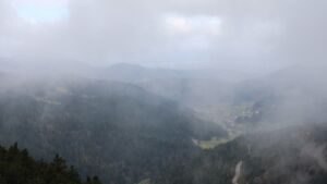 Dieses Bild zeigt eine Webcam-Aufnahme vom Achertal, aufgenommen am Dienstag, den 17.03.2026 um 12:00 Uhr. Die Temperatur betrug 5.9°C.