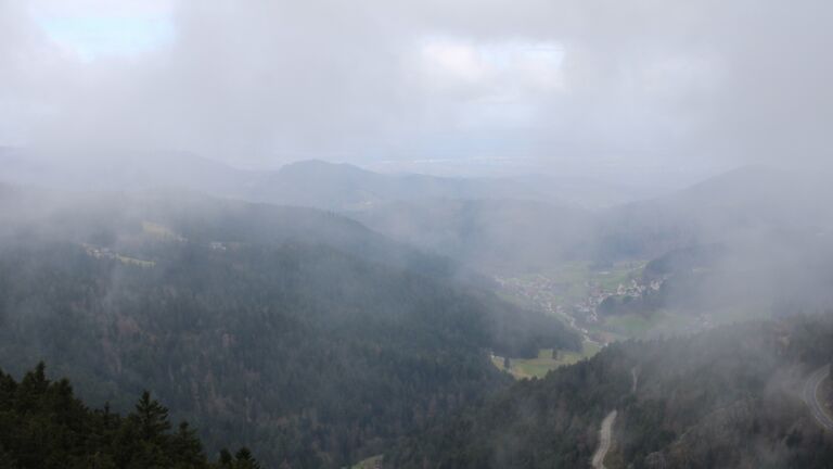 Dieses Bild zeigt eine Webcam-Aufnahme vom Achertal, aufgenommen am Dienstag, den 17.03.2026 um 12:00 Uhr. Die Temperatur betrug 5.9°C.