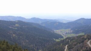 Dieses Bild zeigt eine Webcam-Aufnahme vom Achertal, aufgenommen am Donnerstag, den 16.04.2026 um 17:10 Uhr. Die Temperatur betrug 12.5°C.