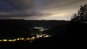 Dieses Bild zeigt eine Webcam-Aufnahme vom Achertal, aufgenommen am Sonntag, den 07.06.2026 um 03:40 Uhr. Die Temperatur betrug 13.1°C.